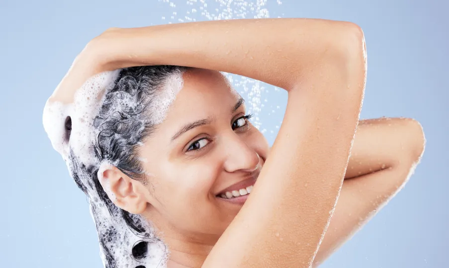 Hair-Treasure-Natural-Shampoo-Woman